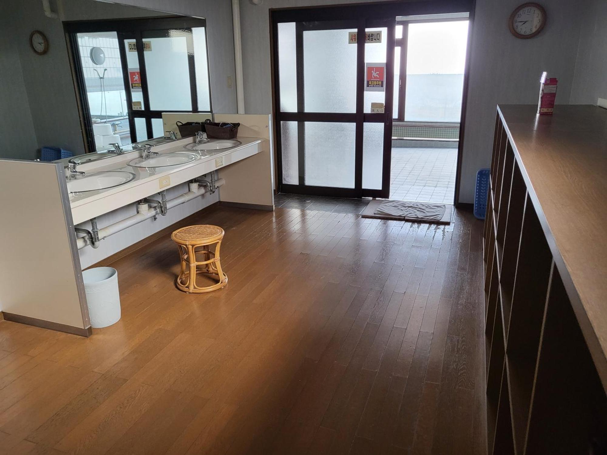 Tsushima Dae-A Hotel Екстер'єр фото
